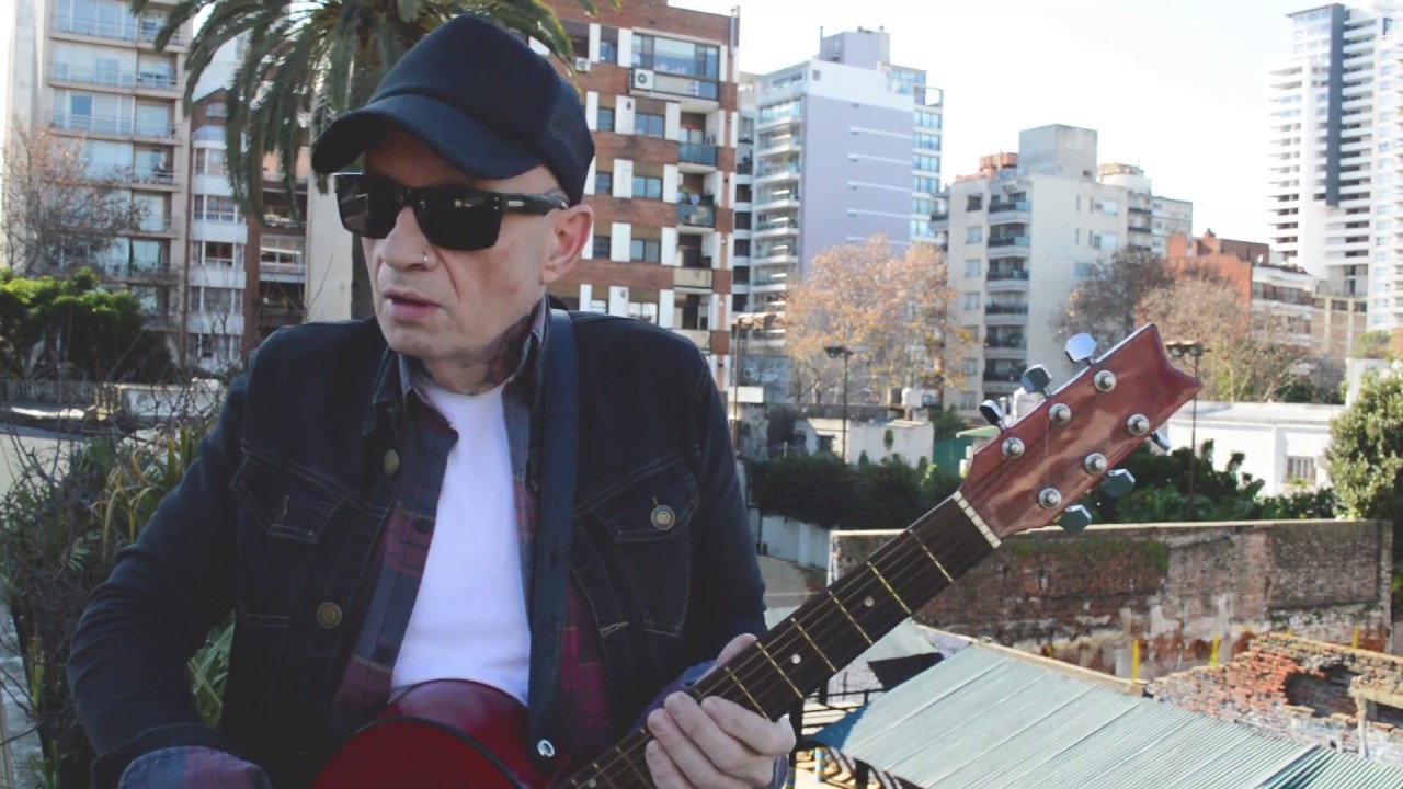 Vienes y te vas.Mal momento (video oficial).Dirigido por Lorena Mexy.2020