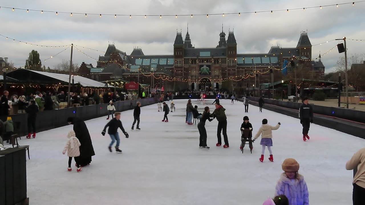 IJsbaan Museumplein Amsterdam is weer open 15-11-2024