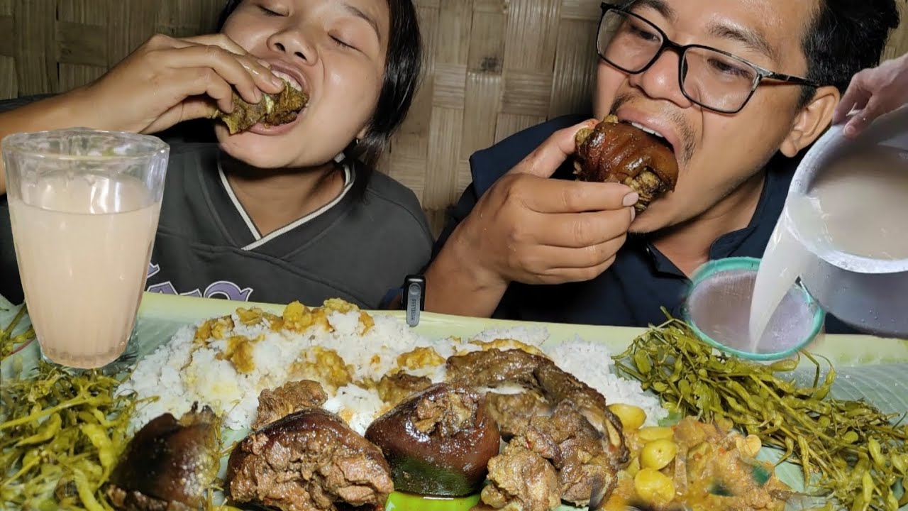 Eating Spicy Pork Leg Curry With Rice Beer | Alcohol Mukbang 