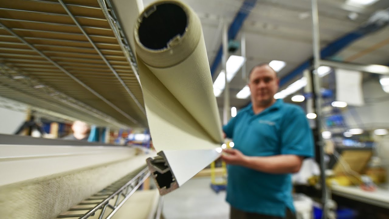 How to attach Capital Bottom Bar to a roller blind