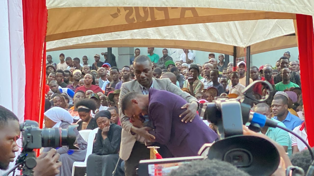 Hon. Allan Ssewanyana amaziga gamuyisemu nga awa Speech ku Mugenzi Hon. Ssegirinya Muhammad