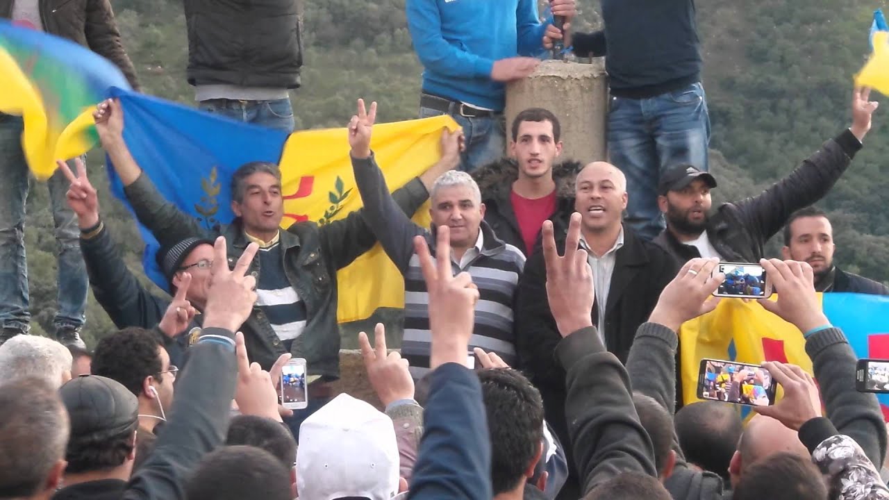 Lever du drapeau kabyle