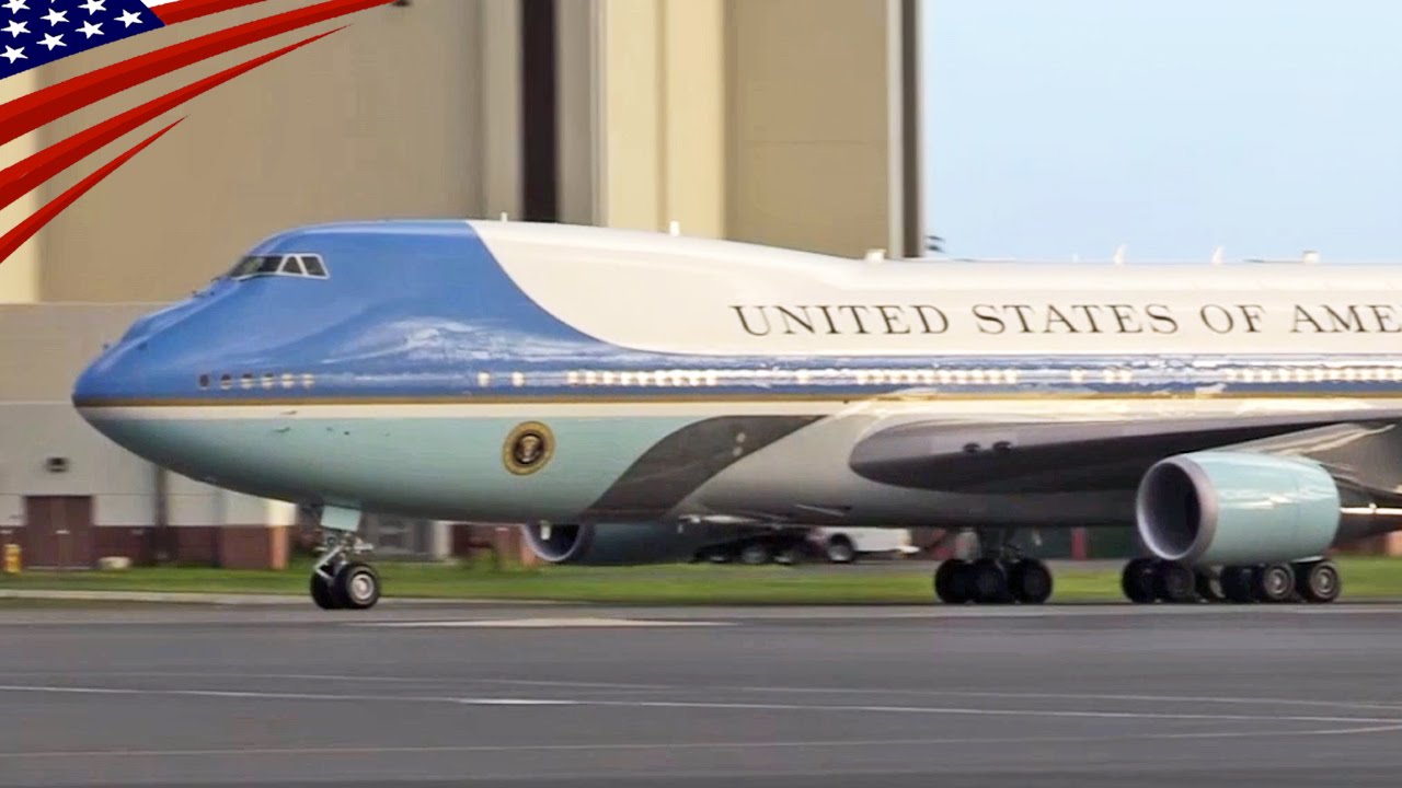 President Obama Boards Air Force One Arrives in Hawaii - オバマ大統領が乗るエアフォースワンのハワイ到着映像