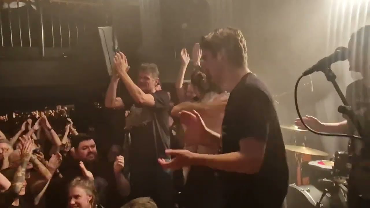 JEHNNY BETH- obsession/ how could you at bitterzoet amsterdam