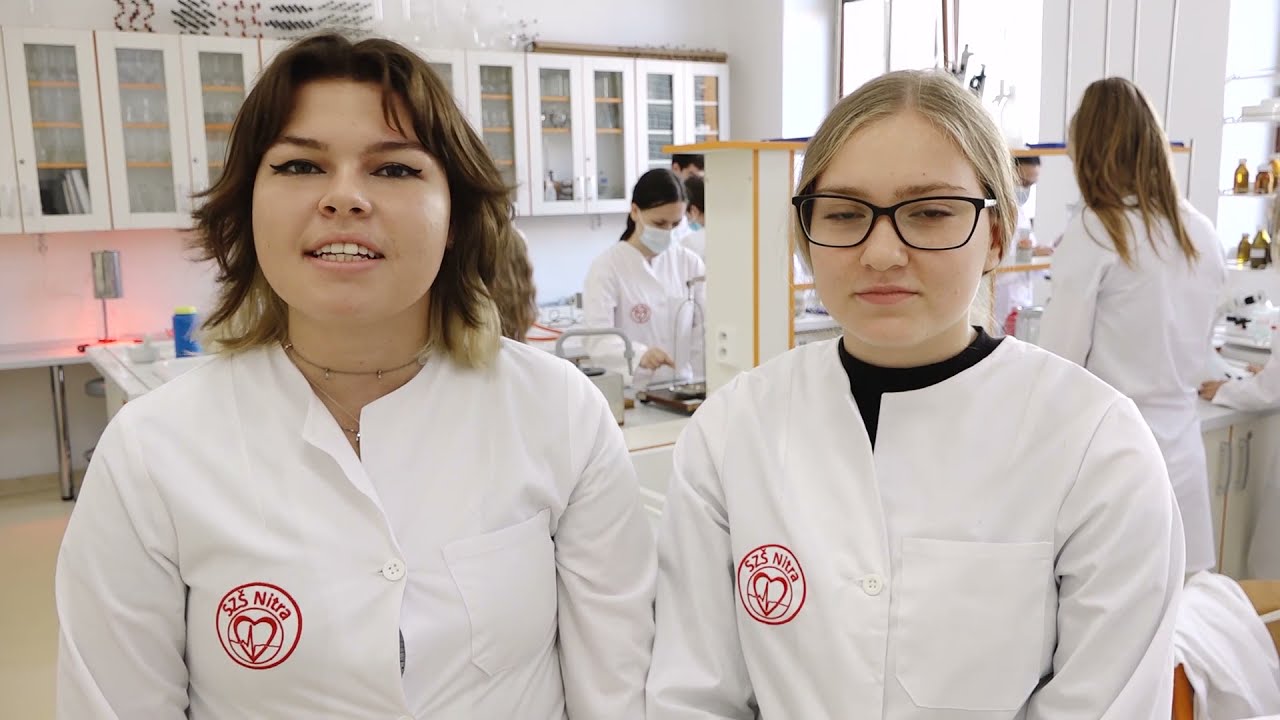 Stredná zdravotnícka škola Nitra, študijný odbor farmaceutický laborant, praktická sestra