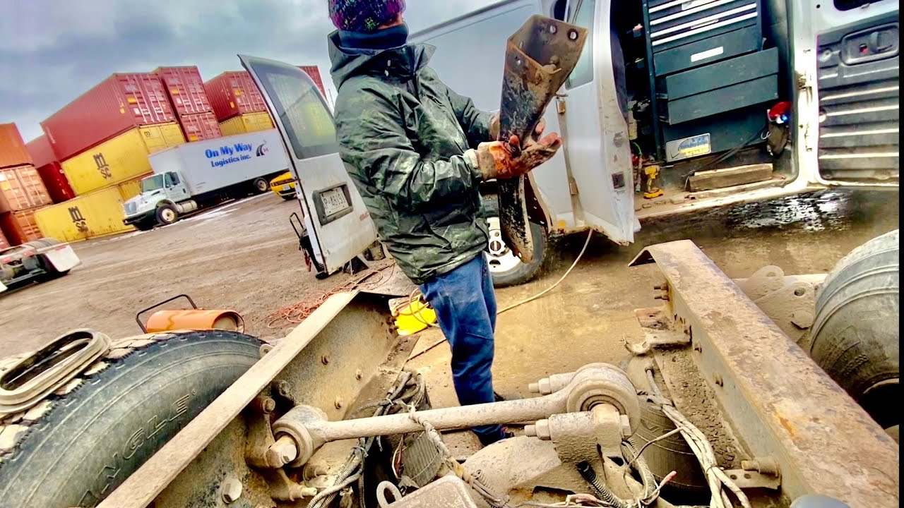 Truck repair in  -7 degree  (Bhut thand ah mitro)