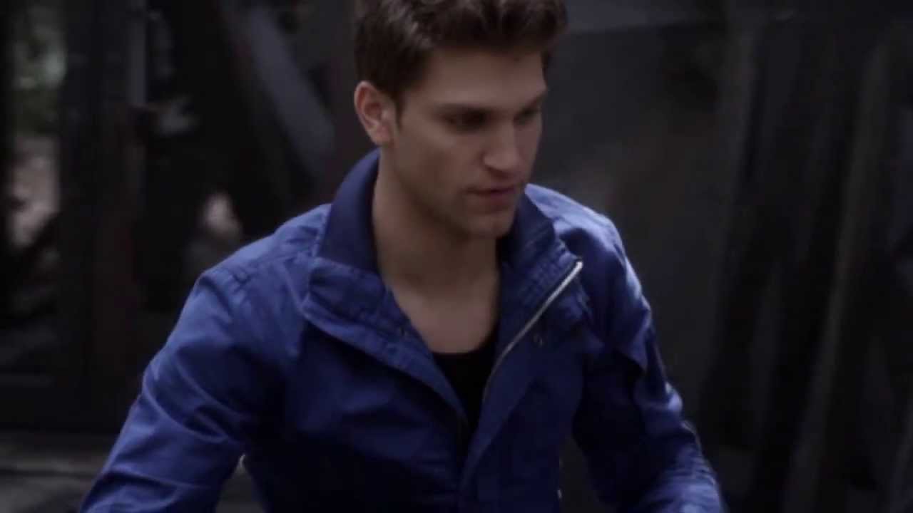 Pretty Little Liars 4x01 