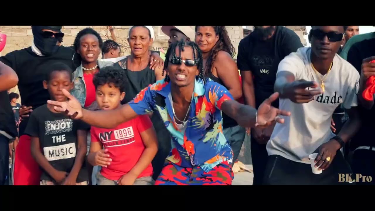 ty protxe - so na paredi ( v&iacute;deo oficial )