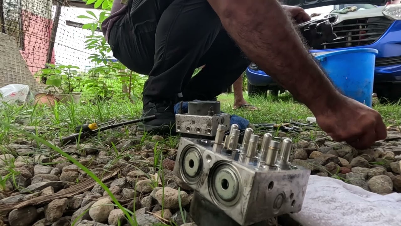 HOME SERVICE CABUYAO,LAGUNA palit ABS MOTOR TOYOTA AVANZA 2018 MODEL ISSUE barado harap kaliwa 