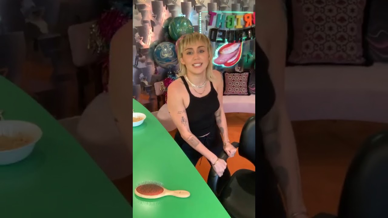 Miley Cyrus instagram Live (March 2020)