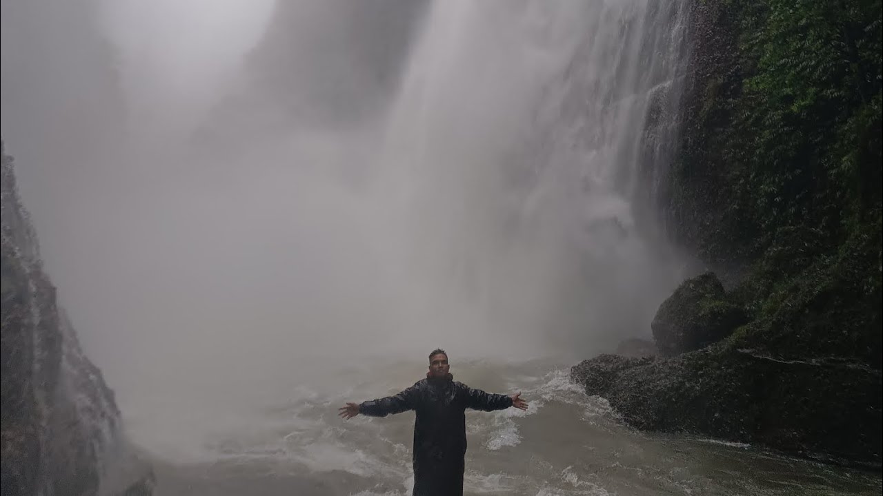 Nohkawang waterfall west jaintia hill Meghalaya 