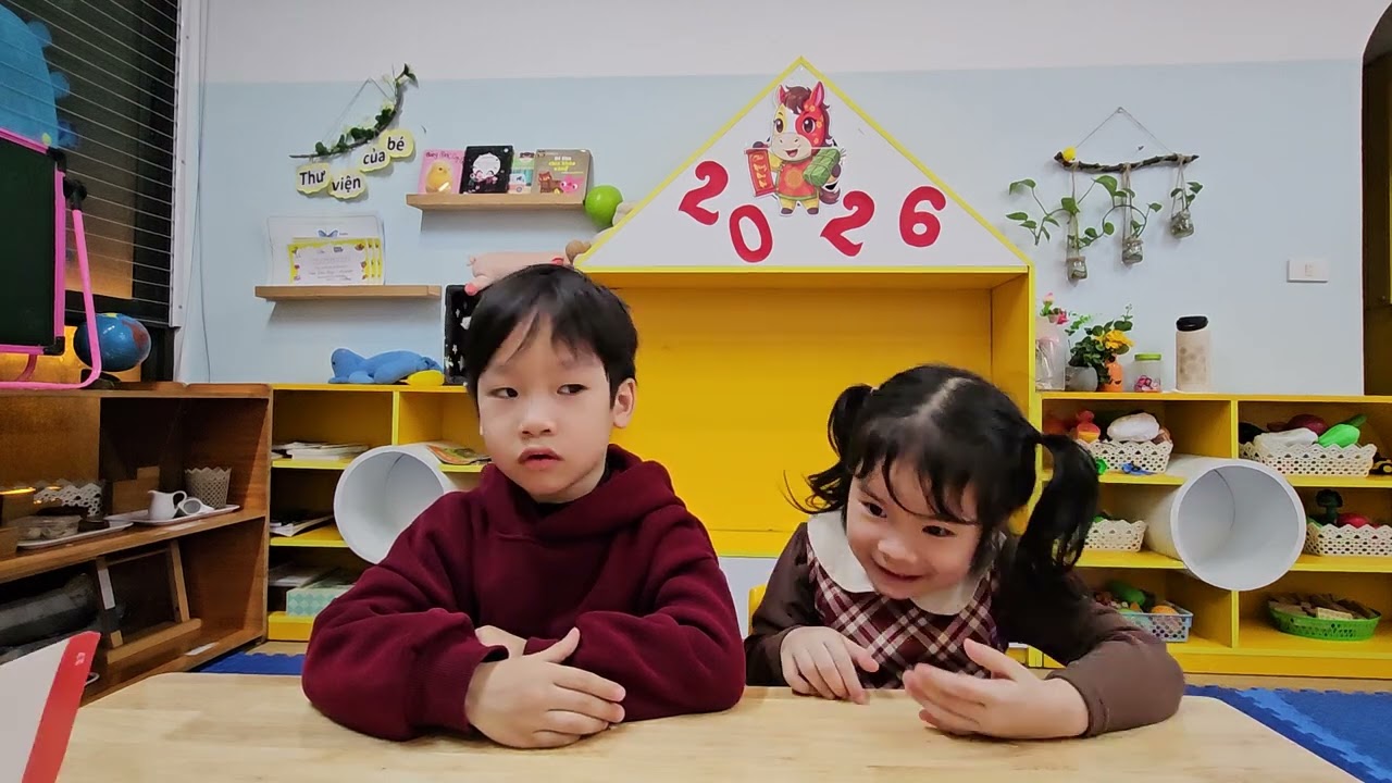 Orange 4 - Unit 1 - Leo & May