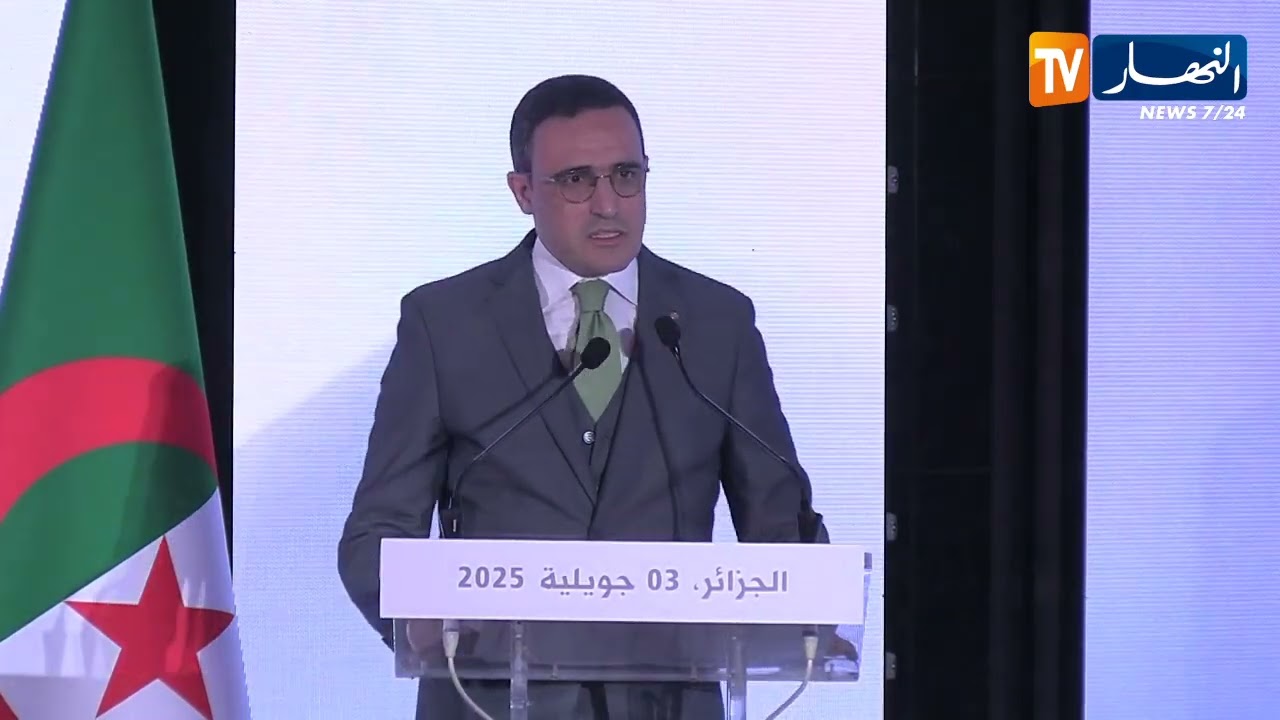 نقل : الخطوط الجوية الجزائرية توقع على عقد إقتناء 16 طائرة مع شركة 