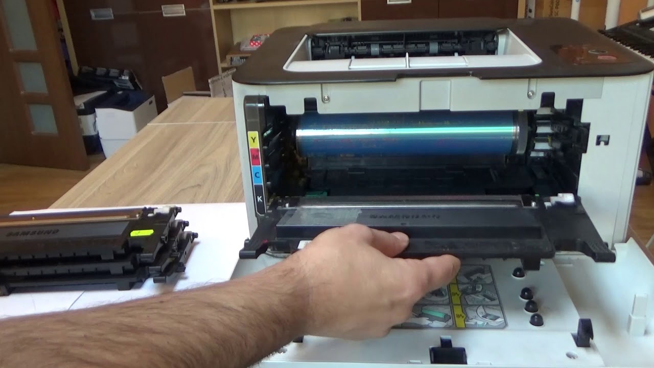 Samsung CLP-320 / CLP-325 Remove Install Replacing toner cartridge