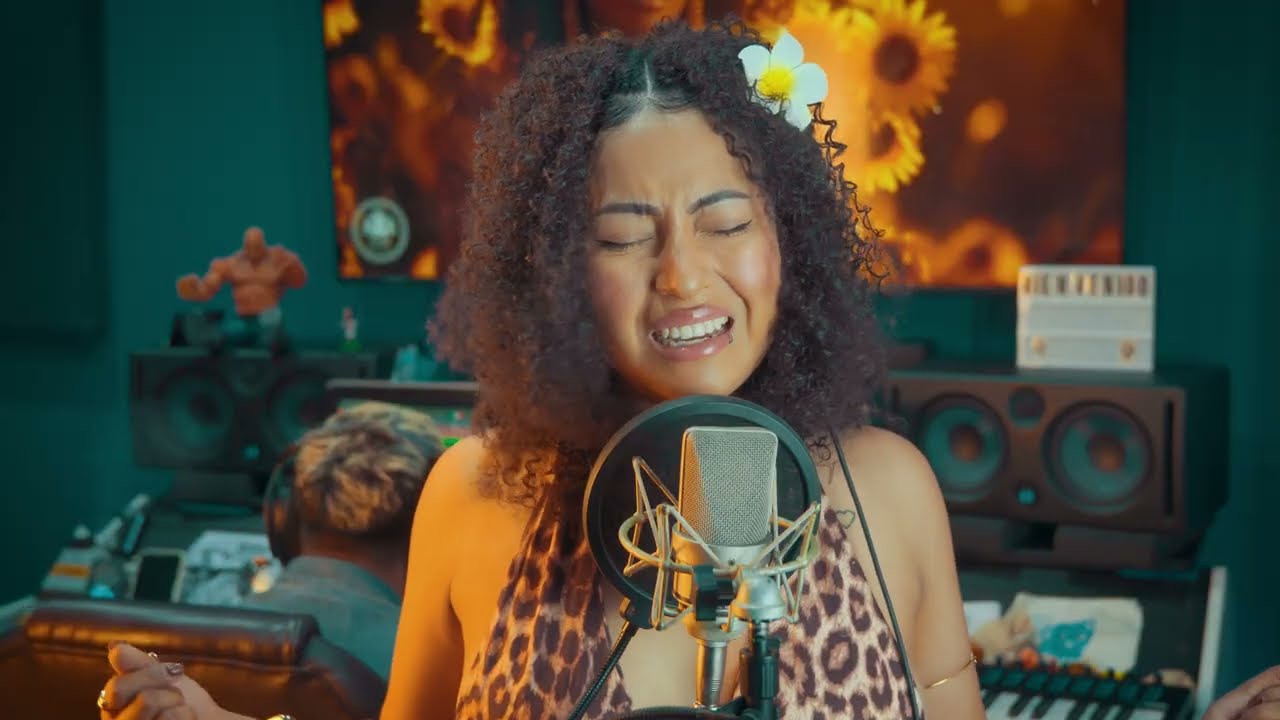 Me Dices Que Te Vas - Amy Sahalt La mujer del reparto  #salsa #salseros #cantante #peru #bolero 