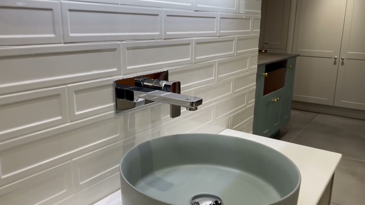 Vado Phase Wall Mounted Basin Mixer (13786)
