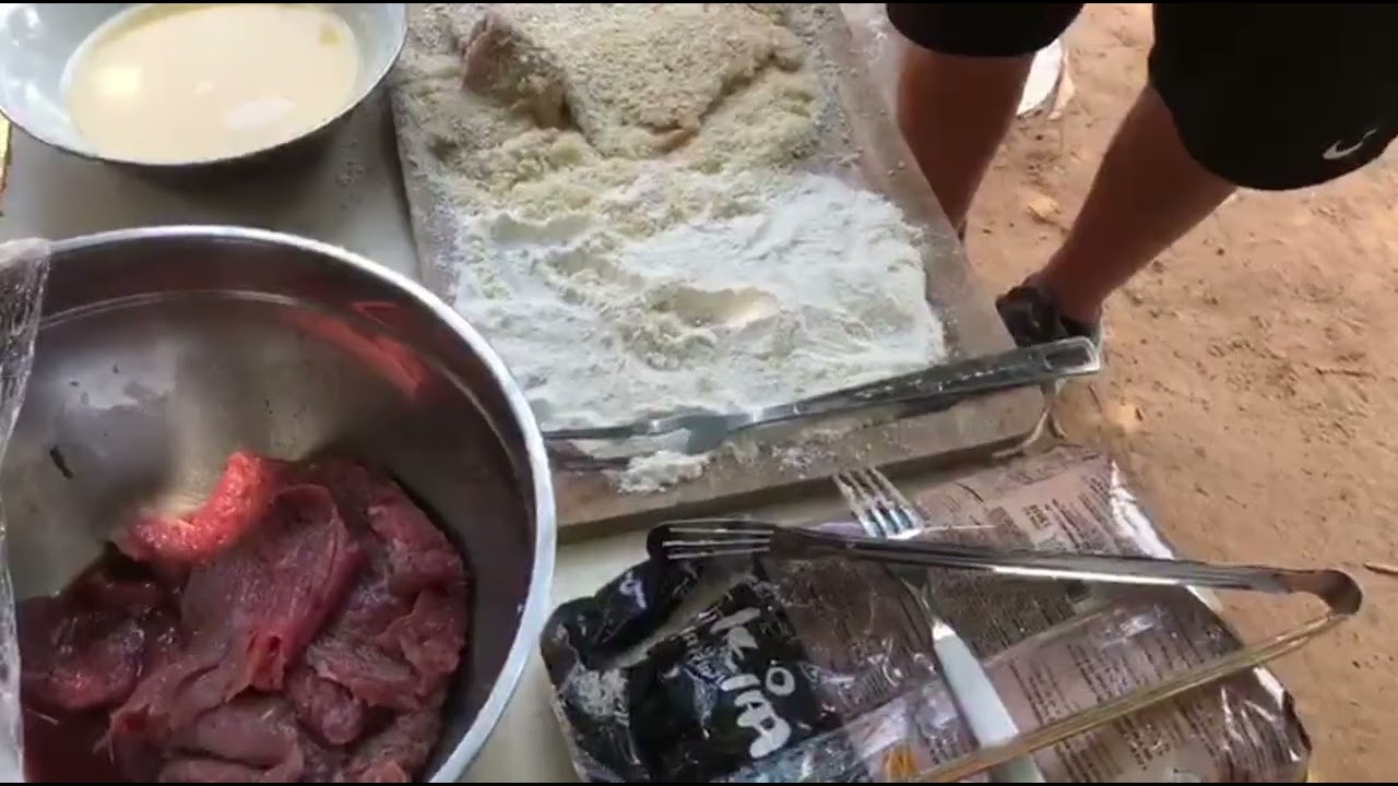 Milanesa de res montado por huevo de campo - La Máquina 