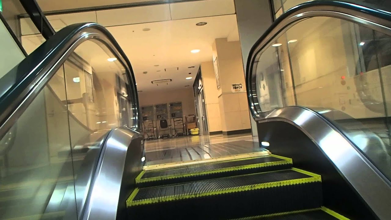 河辺タウンビルA（とうきゅうストアー河辺駅前店→イオンスタイル河辺）日立エスカレーター HITACHI Escalators/l'escalator（動画）
