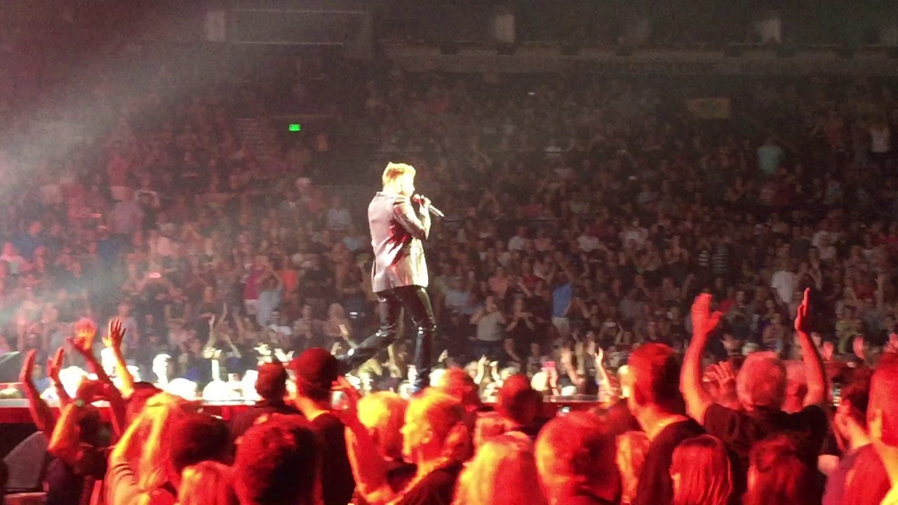 Queen + Adam Lambert - Radio Ga Ga - Bridgestone Arena - Nashville, TN 8/2/17