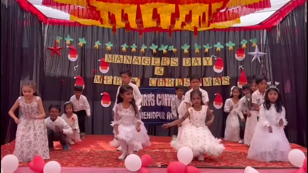 Christmas group dance of kids 