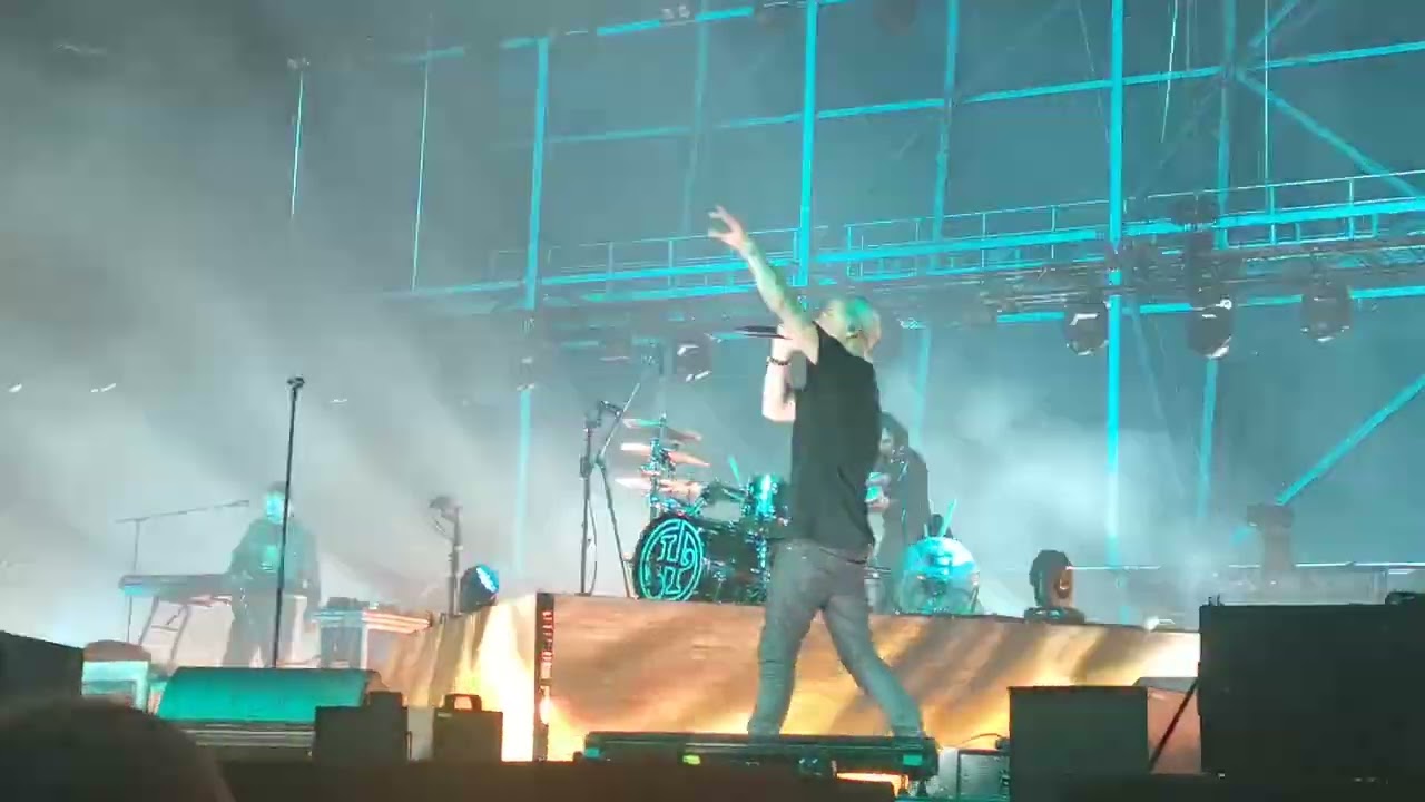Hooligans feat Diószegi Kiki - Fekete szivárvány