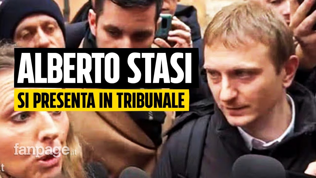 Garlasco, Alberto Stasi con i suoi avvocati fuori dal Tribunale: 