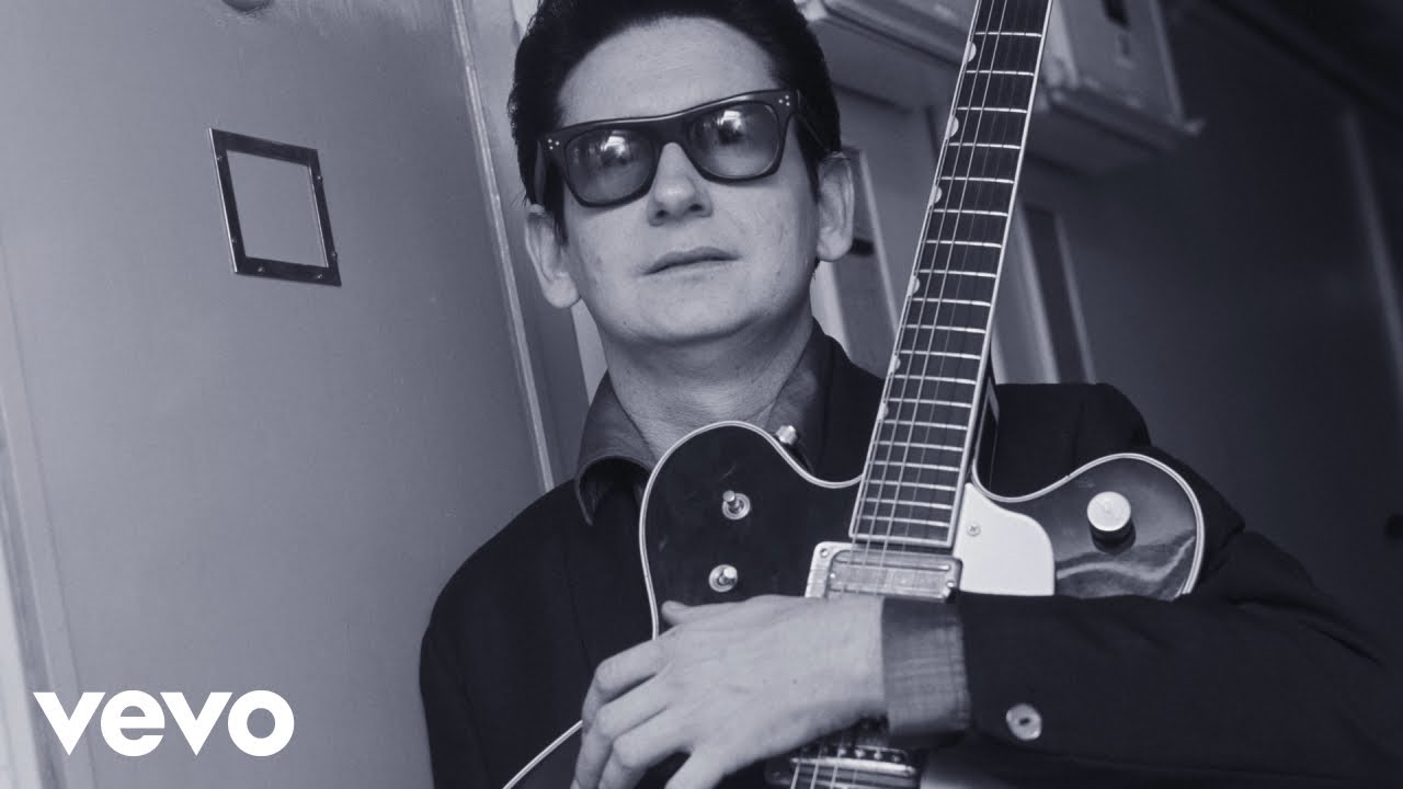 Roy Orbison, The Royal Philharmonic Orchestra, Cam - Heartbreak Radio (Official Video)