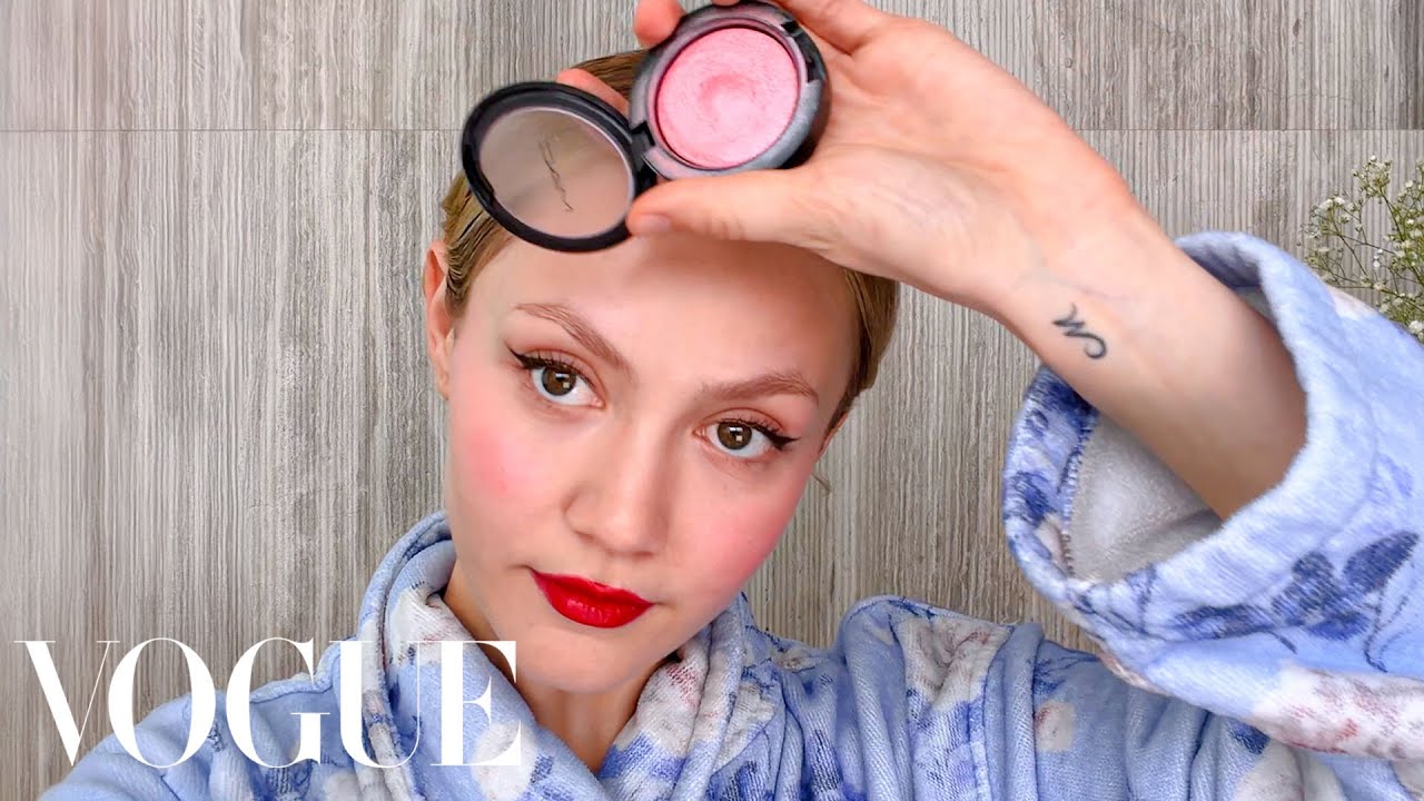 Iris Apatow’s Winged Eyeliner & Red Lip Look | Beauty Secrets | Vogue