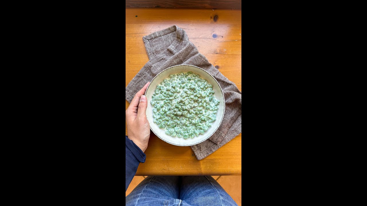 SP&Auml;TZLE agli SPINACI con CREMA di FORMAGGIO🌿💚 #Shorts