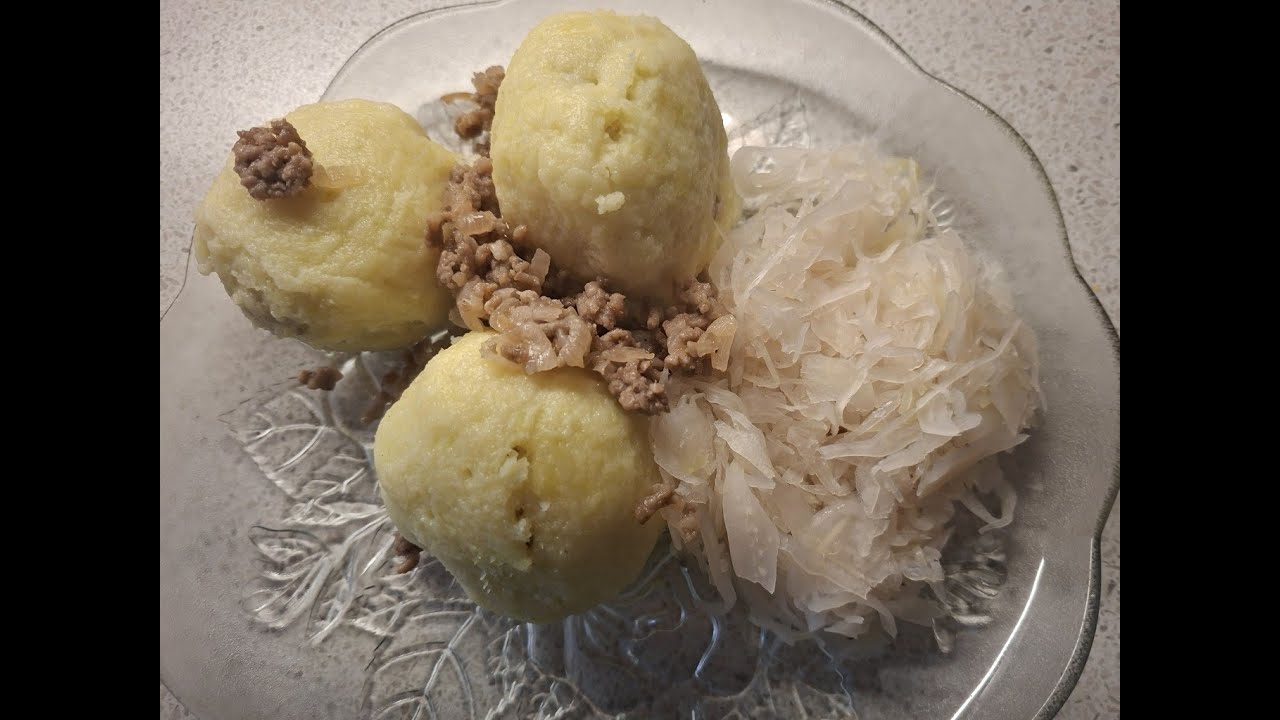 Bramborové knedlíky plněné mletým masem