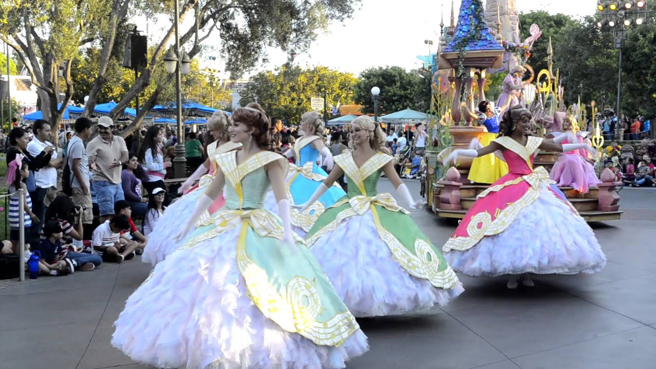 HD Mickey's Soundsational Parade - Anaheim Disneyland