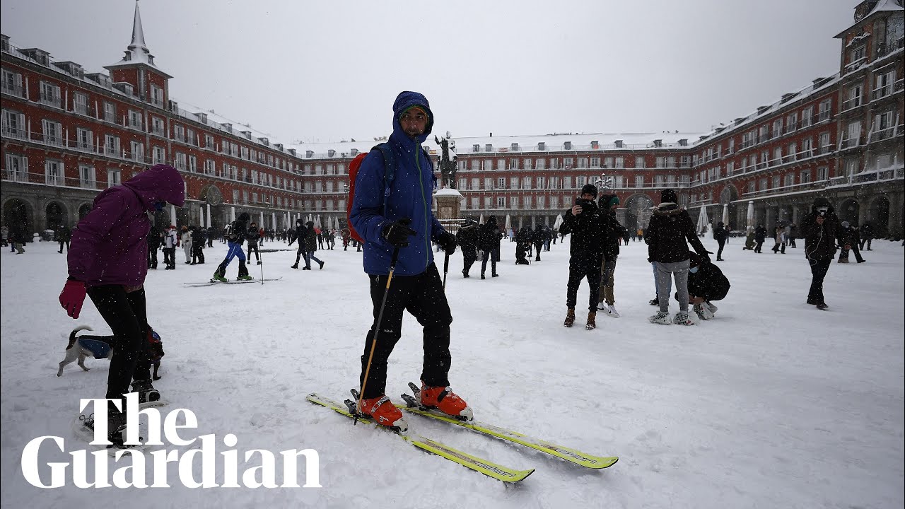 Madrid blanketed by heaviest snowstorm in decades