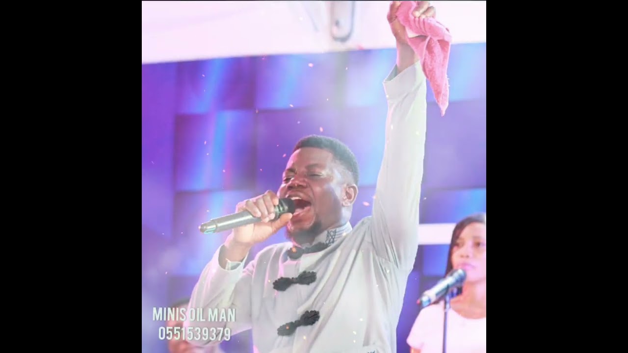 Minister OIL MAN brought heaven down toearth  🌎through worship
