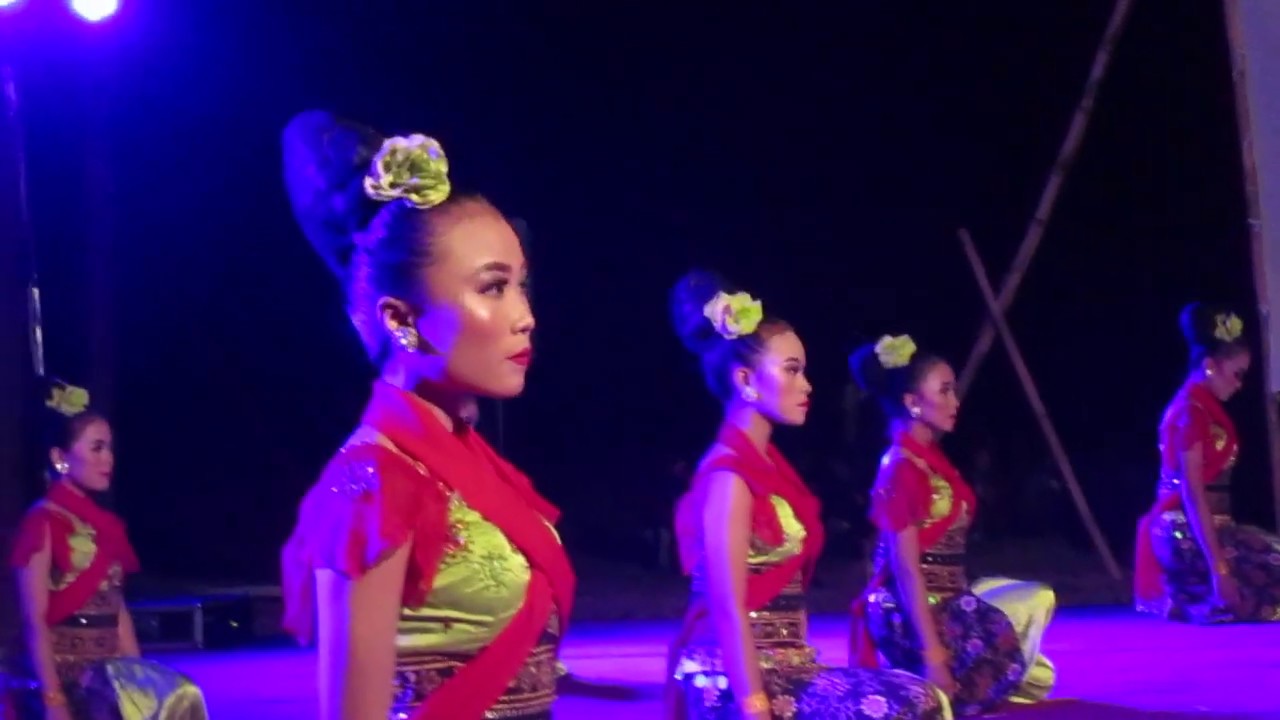 Tari Rindang SMK Negeri 3 Banyumas di Kendalisada Art Festival 2019 di Kaliori Kalibagor Banyumas
