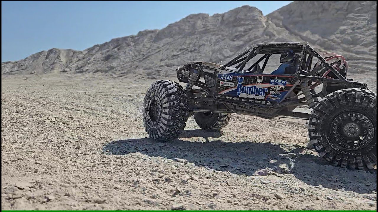 A Sand PARADISE. Axial RR10 Bomber Rock Bouncer. Feeling a little #Madram  #bomber #axial