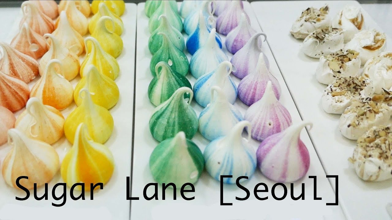 We finally go inside of Sugar Lane and sample their desserts