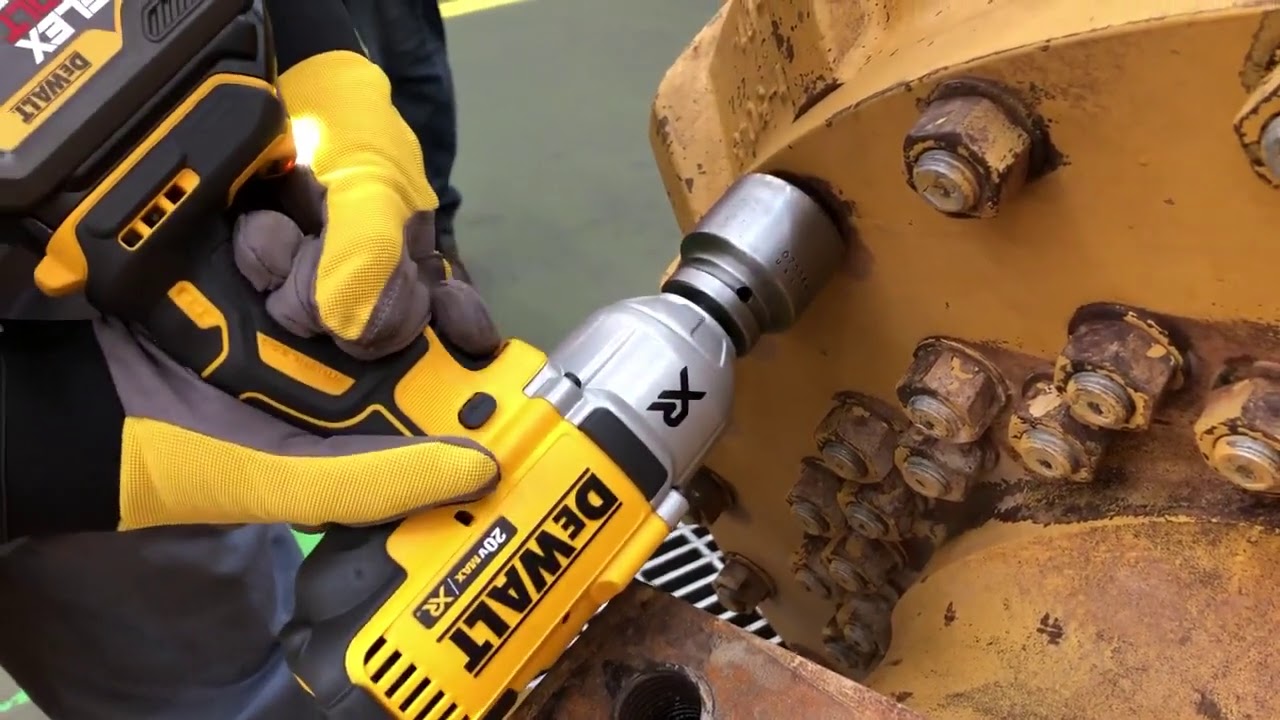 Аккумуляторный ударный гайковерт DeWALT DCF897N, DCF899N