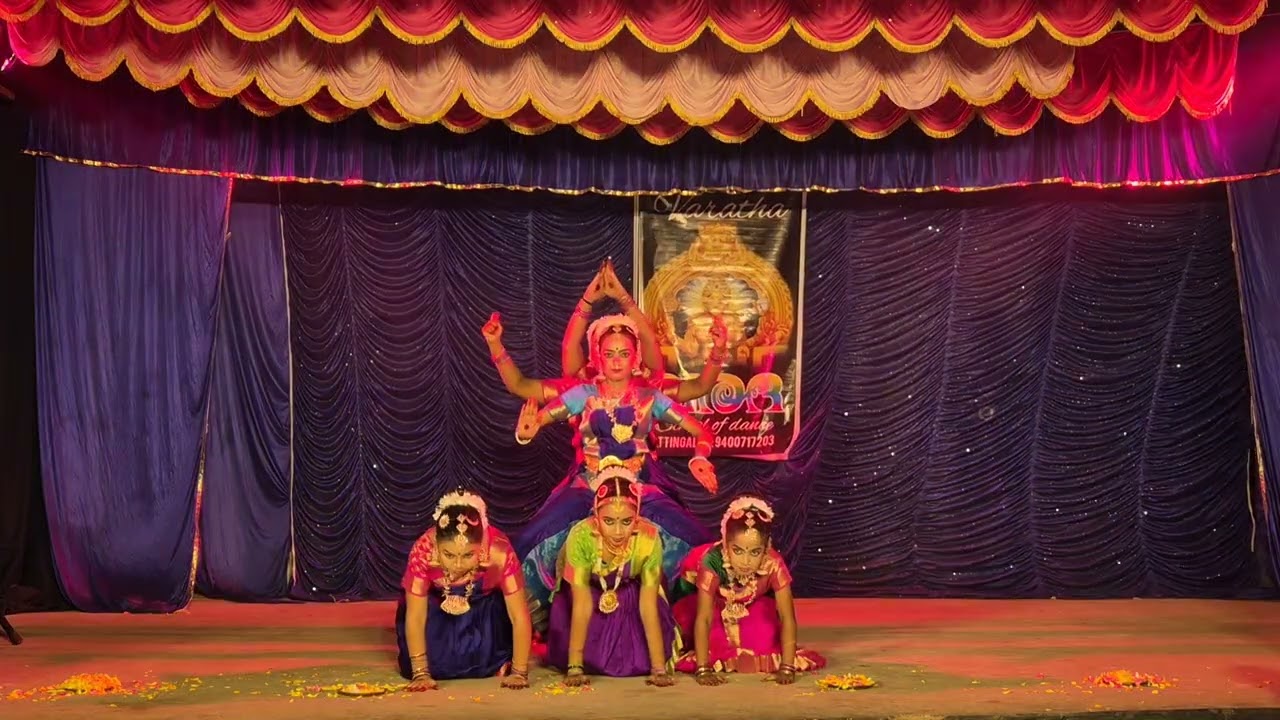 Dwani Krishna with Varadha School of Dance team @ Ayyarumadam Temple Attingal...