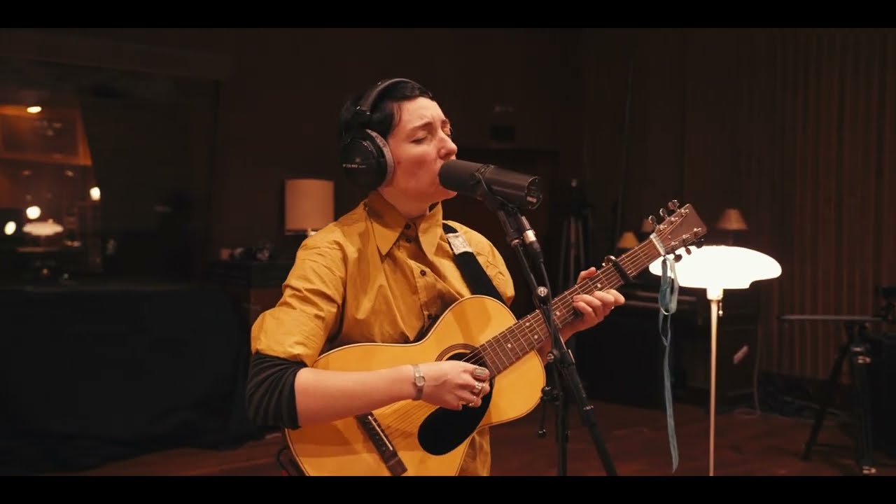 Flora Hibberd – Canopy (Live at Studios Ferber)