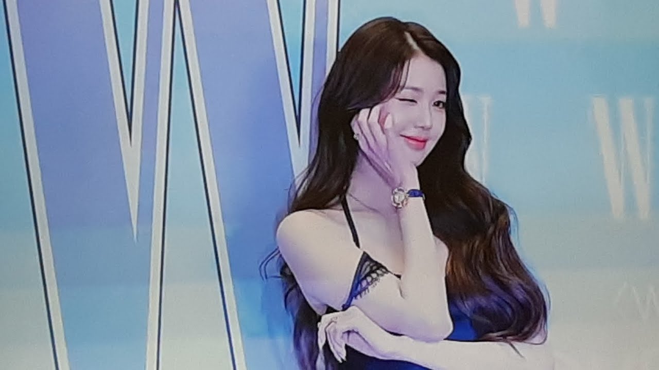 🎀2025년 10월 15일, 포시즌스 호텔 서울에서 패션 매거진 W 코리아가 주최한 제20회 