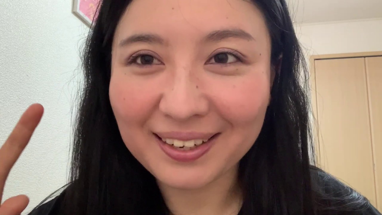 ASMR MAQUIANDO A AMIGA PARA O CASAMENTO