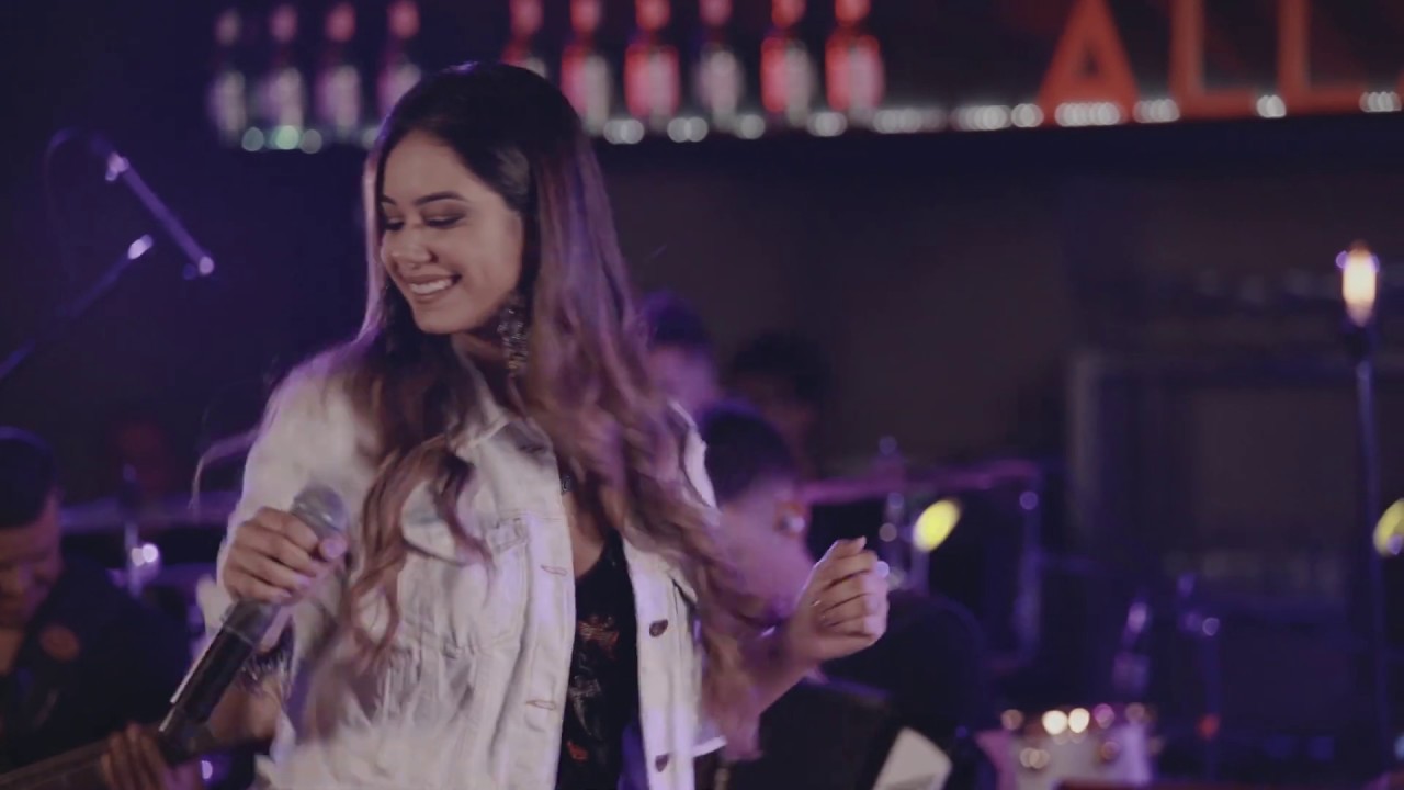 Allana Macedo - COMO &Eacute; QUE C&Ecirc; FAZ? (DVD Entre Amigos - Ao Vivo em Londrina)
