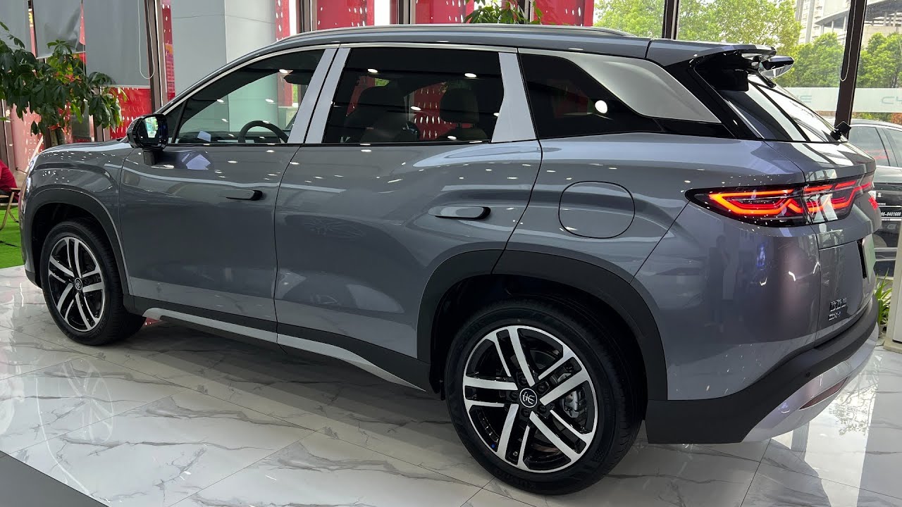 BYD Song L PHEV 2024 — новый интерьер и экстерьер