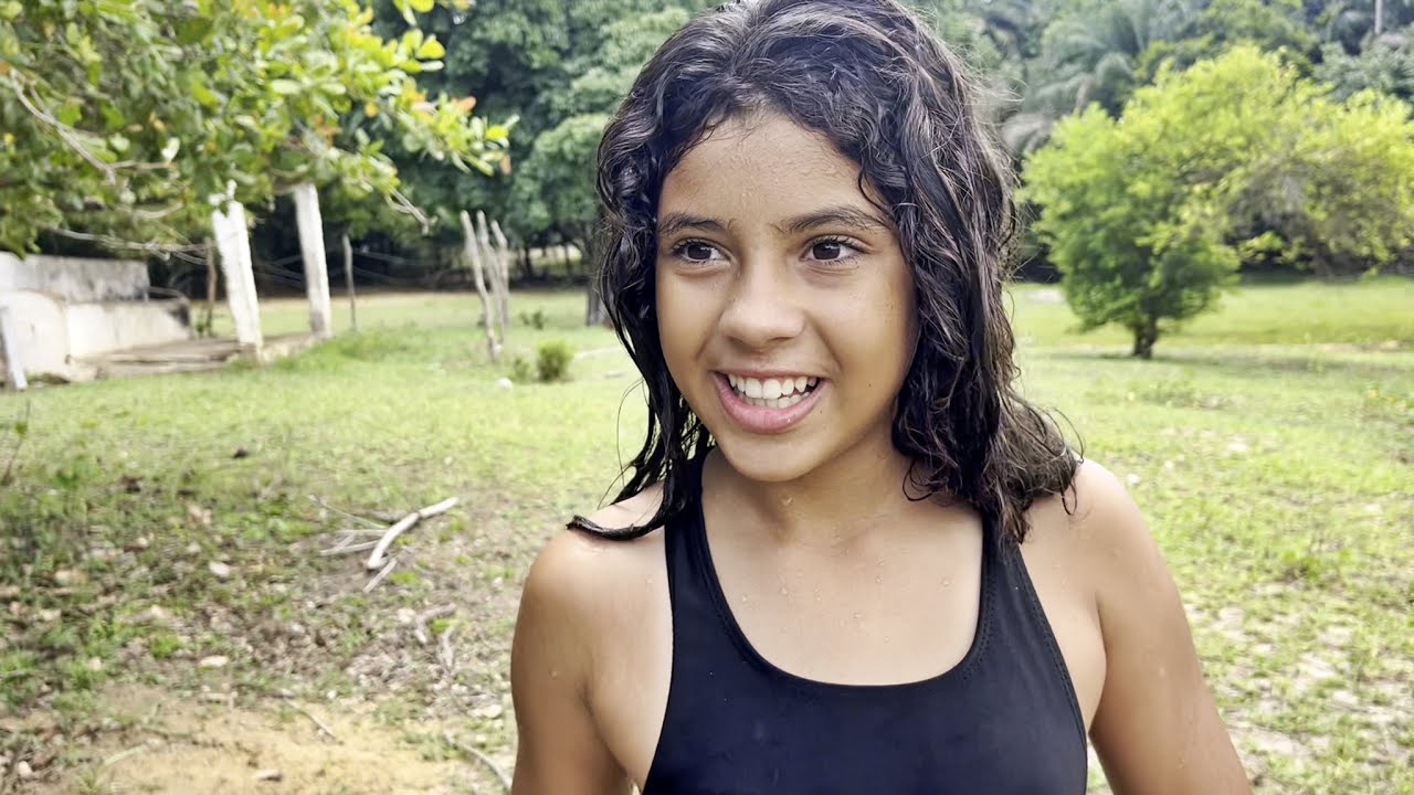 TOMEI BANHO DE RIO COM MINHAS AMIGAS!- I TOOK A BATH IN THE RIVER WITH MY FRIENDS!