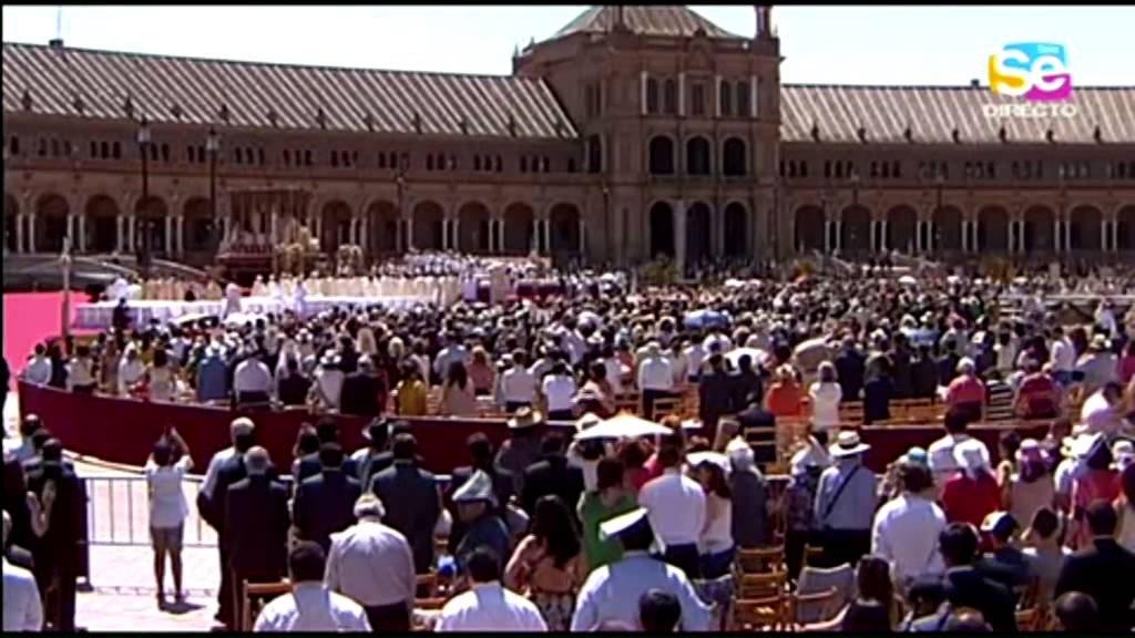 Misa de la Esperanza Macarena en la Plaza de España, 50 Aniversario