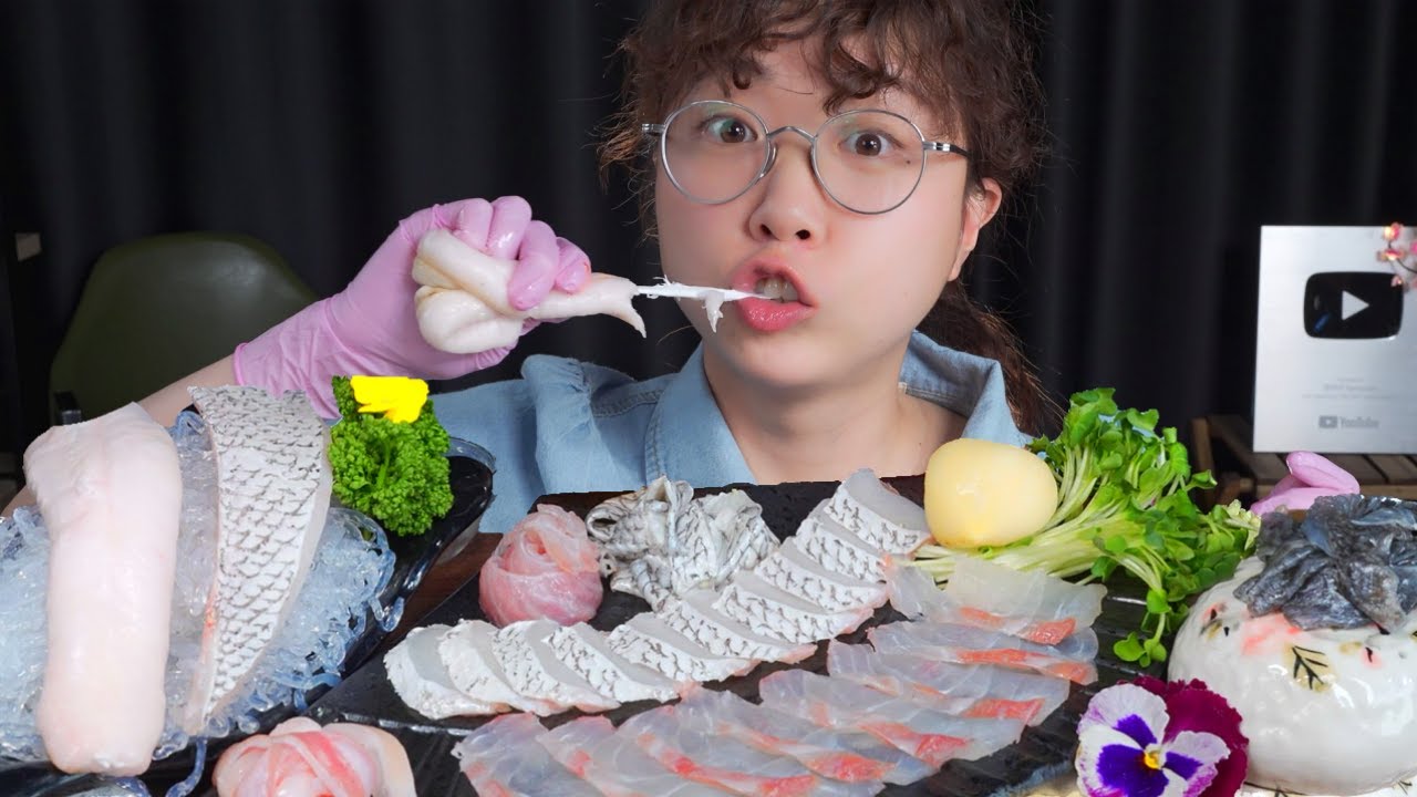 Количество сырой рыбы, как сыр Mukbang eating show