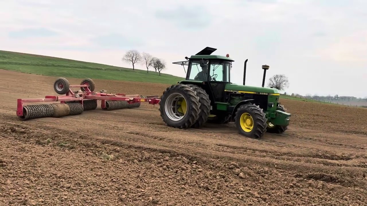 John Deere 3350 & Quivogne Rollmott
