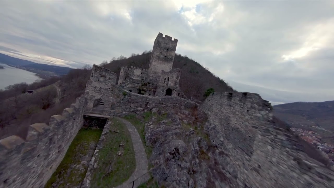 An early spring day in the Wachau (Ruine Hinterhaus, Burgruine D&uuml;rnstein)
