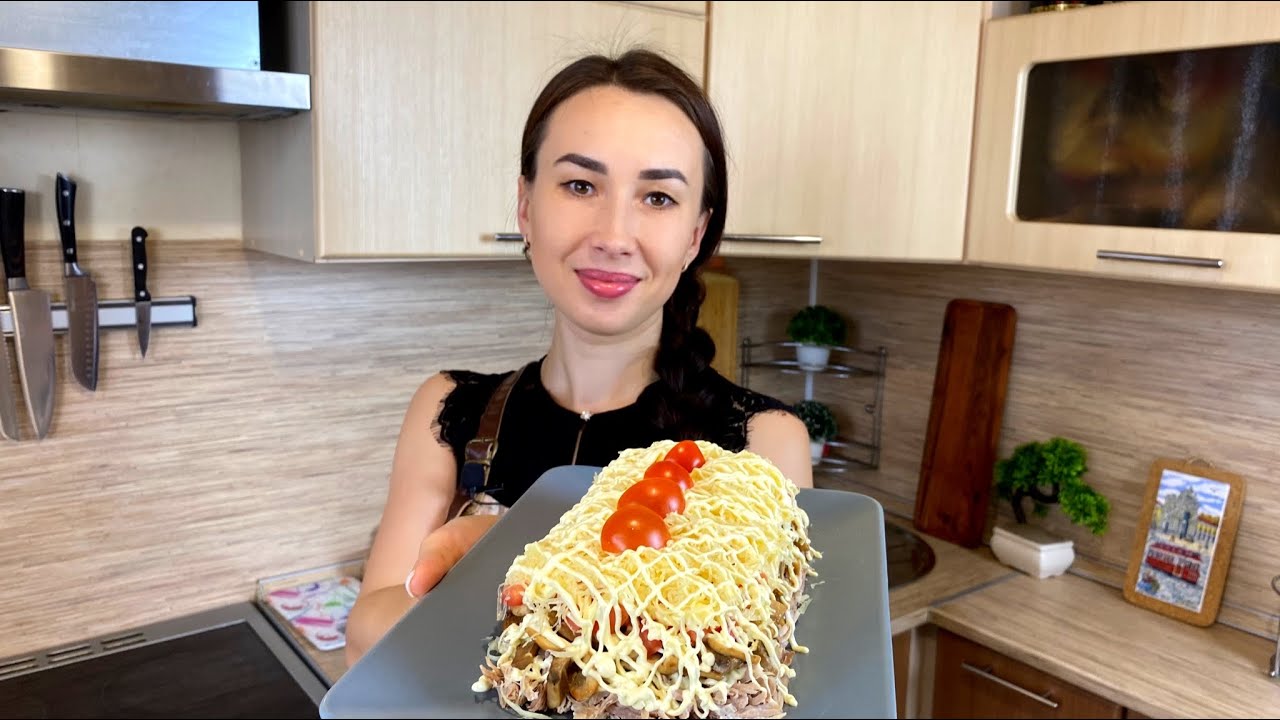 Самые ВКУСНЫЕ САЛАТЫ на ВСЕ ПРАЗДНИКИ! Лучшие 7 рецептов слоеных салатов! Простые и Вкусные!