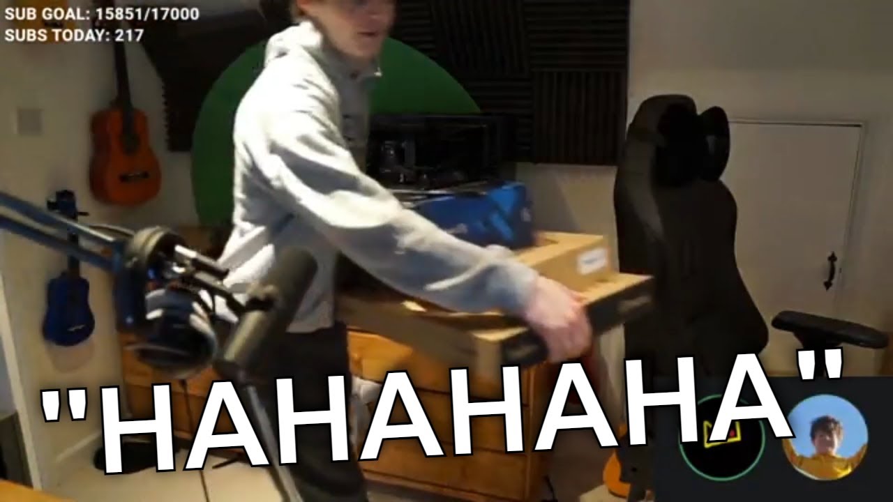 Ranboo Laughing at Tubbo Walking
